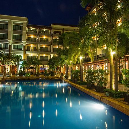 Royal Empire Premium Hotel Siem Reap Exterior photo