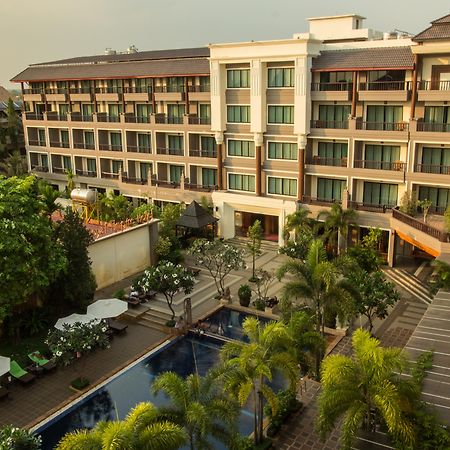 Royal Empire Premium Hotel Siem Reap Exterior photo
