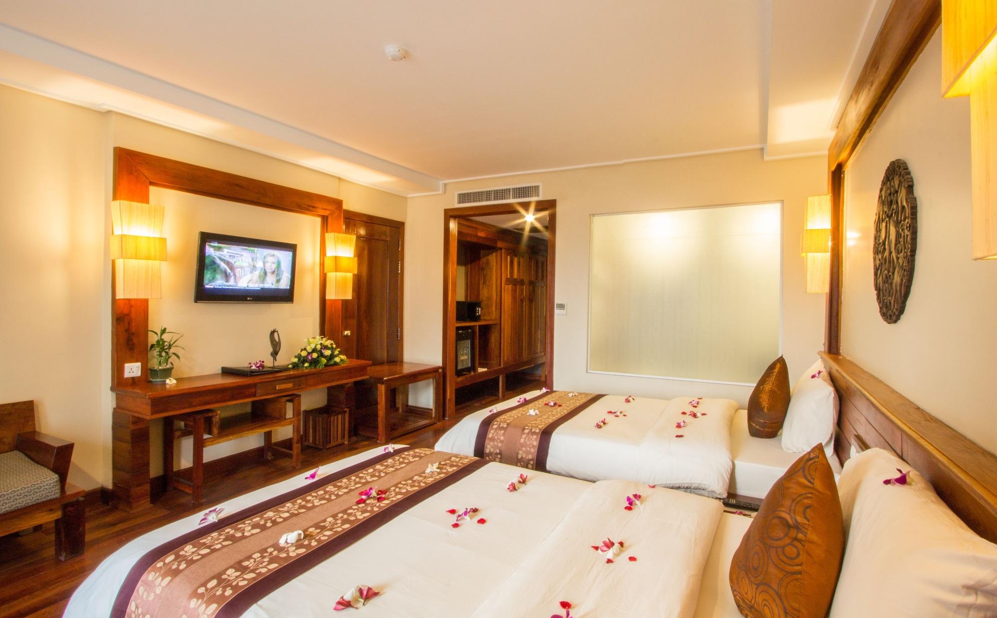Royal Empire Premium Hotel Siem Reap Exterior photo