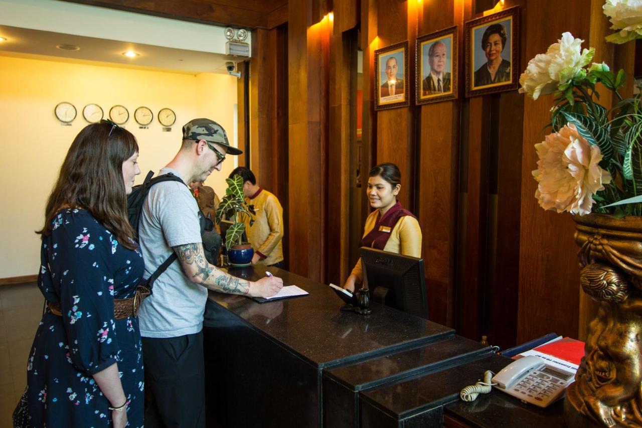 Royal Empire Premium Hotel Siem Reap Exterior photo