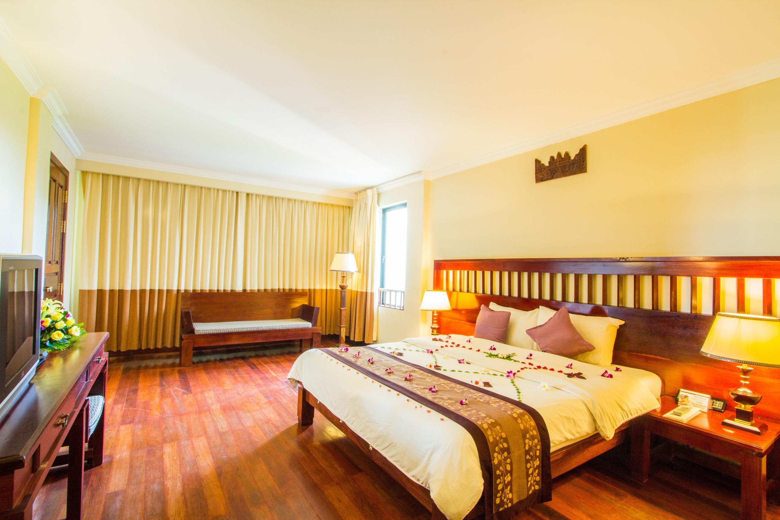 Royal Empire Premium Hotel Siem Reap Exterior photo